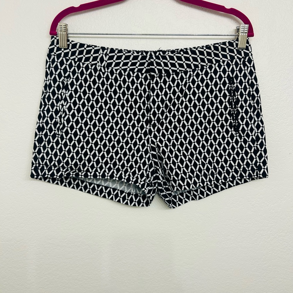 Geometric Black and White Women's Shorts Size 8